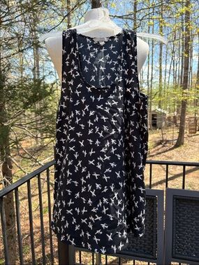 Banana Republic Black & cream Sleeveless airplane Print Women’s top sz M
